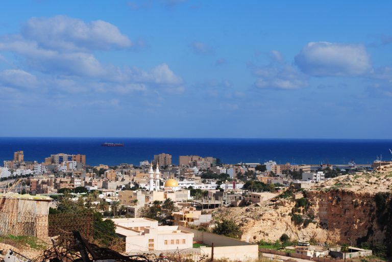 ©Wikimedia Commons https://commons.wikimedia.org/wiki/File:Mosque_and_Shrine_of_Sahaba_in_Derna,_Libya.jpg No changes were made to the picture