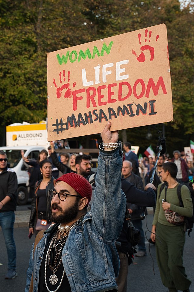 Protest voor vrouwen recht na overlijden Masha Amini