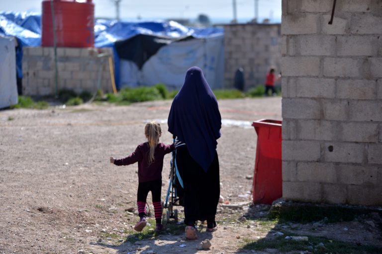 IS-vrouw: ‘Ik vluchtte naar het kalifaat uit angst voor jeugdzorg’