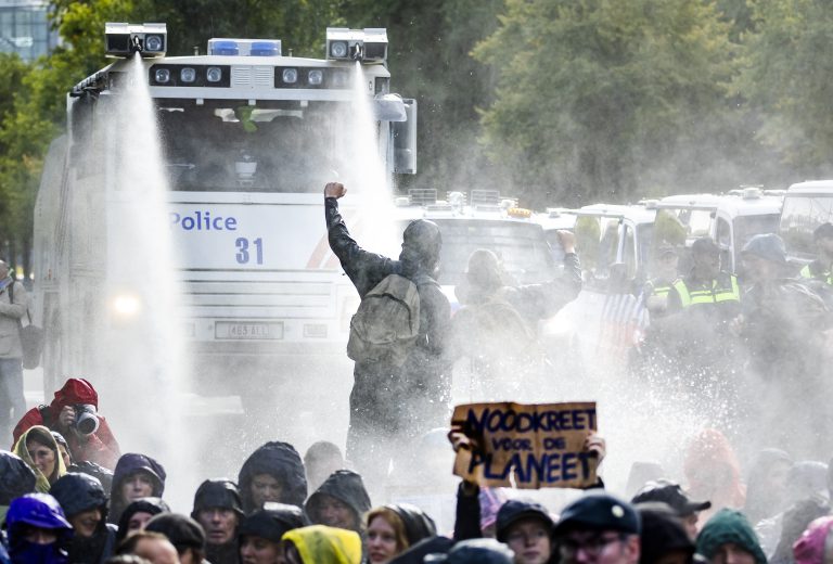 Rechtszaak XR: inzet waterkanon volgens advocaten XR onrechtvaardig