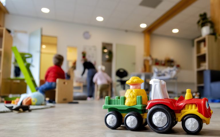 Kinderopvang loopt leeg: “Als je hart niet bij het vak ligt, wordt de werkdruk snel te hoog”