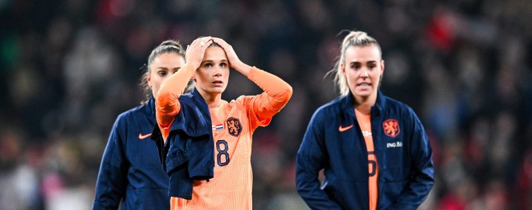 Oranjeleeuwinnen geven voorsprong weg en verliezen op Wembley