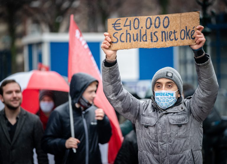 Studenten dienen schadeclaim in tegen DUO: ‘We zijn in de val gelokt’