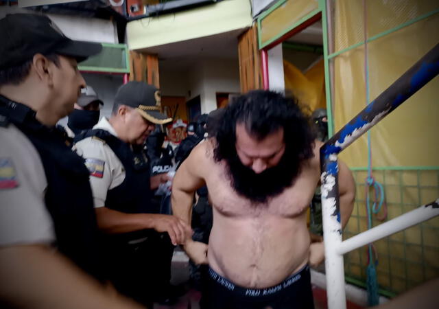 Video: Chaos in Ecuador na ontsnappen drugscrimineel