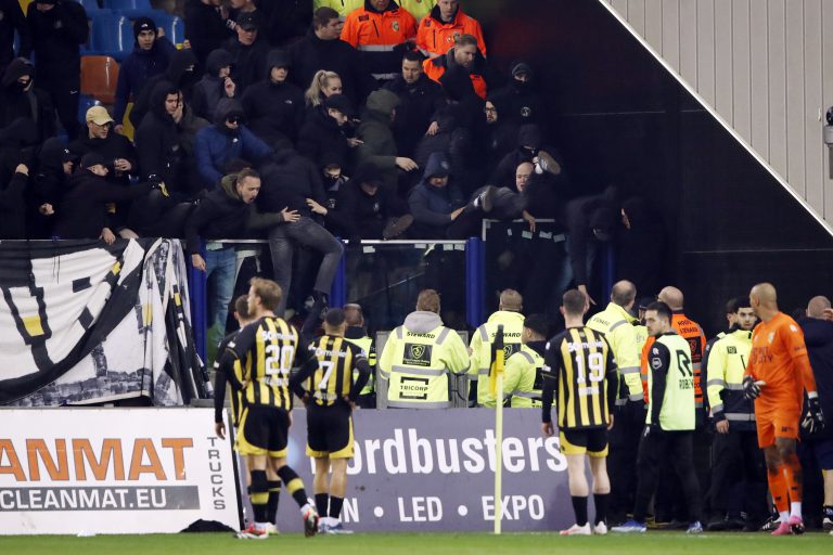 Vitesse neemt maatregelen na incidenten: kaartverkoop aangescherpt