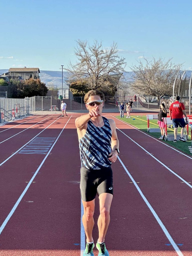 Hardloper Rick van Riel op trainingskamp in Kenia ‘Ik ga volle bak’ 