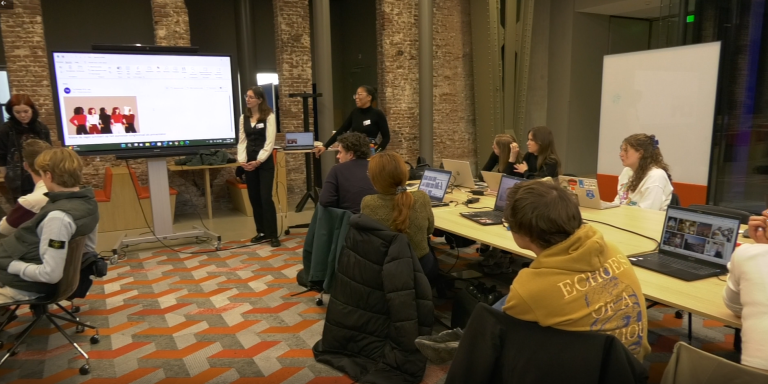 Reportage workshop “Inclusief Taalgebruik” Jennifer Jubitane, Lisa Schuurmans en Rosalien Manderscheid