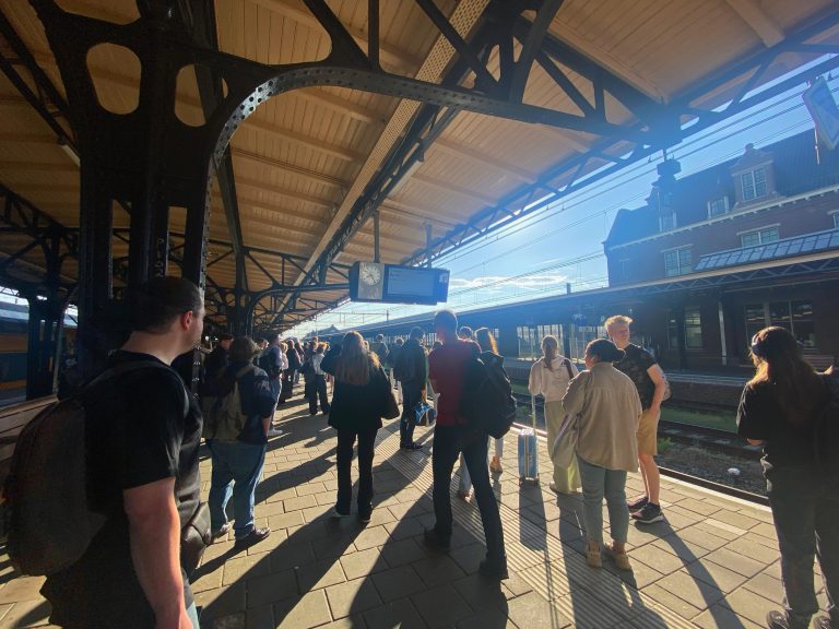 Verbouwing Tilburg Centraal zorgt voor vertraging bij reizigers 
