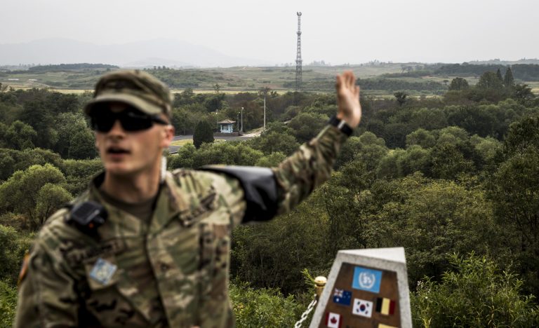 Zuid-Korea wil na ‘poepballon’ incident militaire overeenkomst met Noord-Korea opschorten. Maar wat houdt dit in?