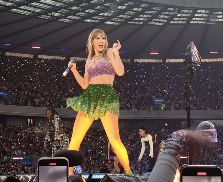 Tekort aan tickets dwingt Nederlandse Taylor Swift fans naar het buitenland