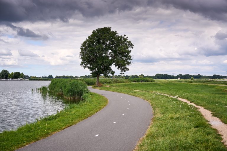 Versterking van dijken in Arcen gaat van start