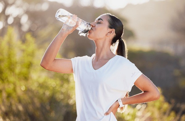 Extra waterstof in je water: gezondheidshack of gebakken lucht?