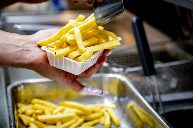 Meer fastfoodrestaurants in Tilburg ondanks stijging overgewicht: ”gezondheid mogen we van de wet niet meewegen” 