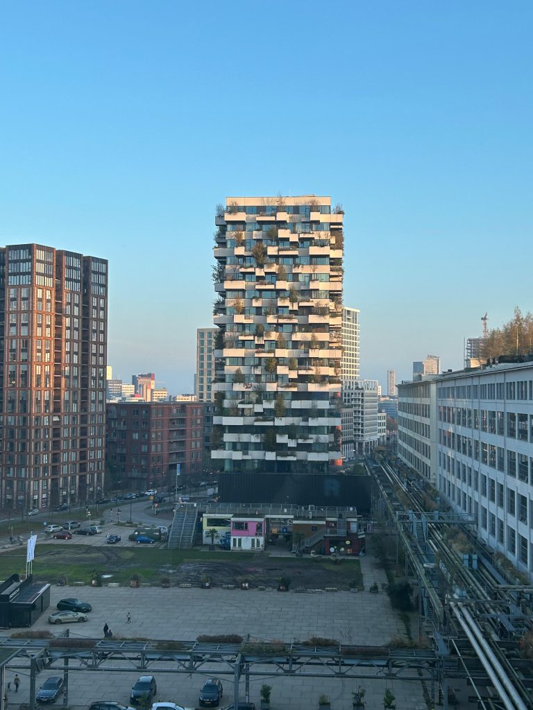 Strijp-S bewoners wijzen daklozen de weg: ‘Niet elke dakloze weet waar ze terecht kunnen’ 