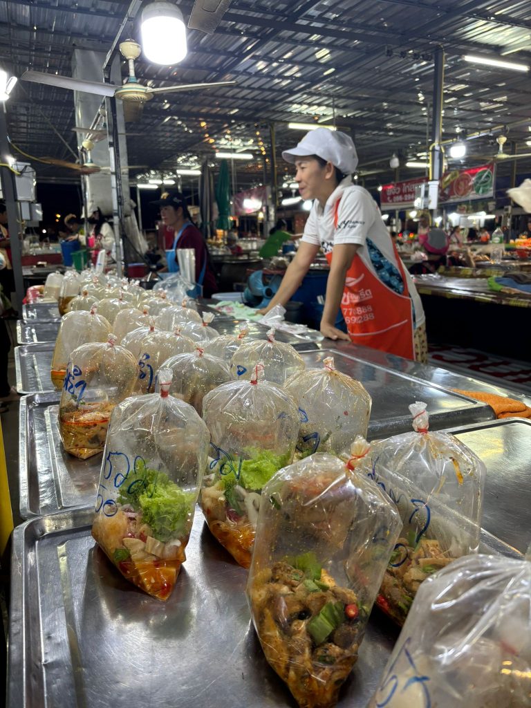 Van Nederland naar Thailand: Passen Thaise gerechten zich aan onze smaak aan?