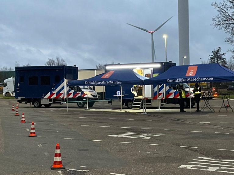 Grenscontroles begonnen op variabele plaatsen: ‘Er zijn een aantal criteria waardoor je gecontroleerd kan worden.’