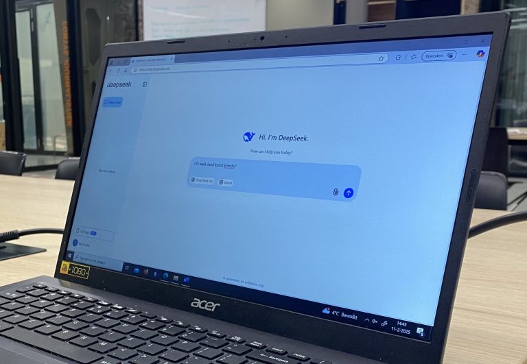 AI-chatbot Deepseek vertaalt ook Nederlands verkeerd: “Hij weet niet eens wat een bitterbal is”