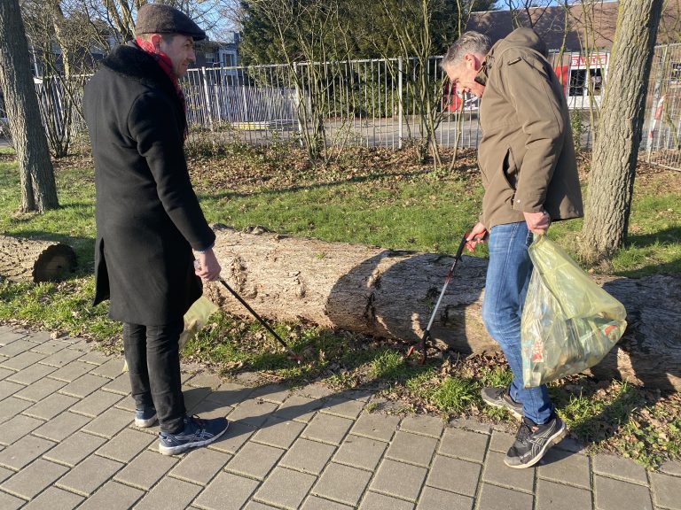 Vrijwillig vuilnis opruimen: ‘Ik wil in een zuiver stukje wereld leven’