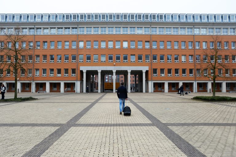 Doodsbange Pedro (26) 33 uur lang vastgehouden, mishandeld en bedreigd; ‘Beestachtig afgeranseld en vernederd’