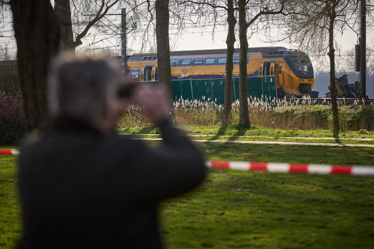 Verbieden van slachtoffers in beeld brengen: ‘Wetsvoorstel beschermt slachtoffers, maar persvrijheid komt onder druk’