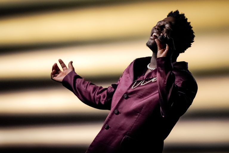 Claude is door naar de finale van het Songfestival, België valt af ‘Absurd dat die niet door zijn’