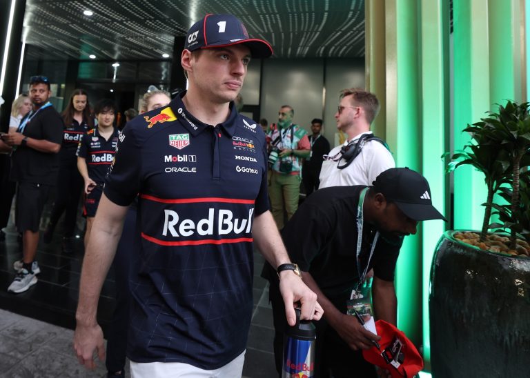 Max Verstappen scheurt incognito over de Nürburgring; wat brengt de toekomst na de Formule 1? 