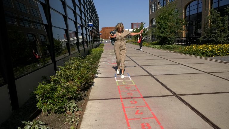 Project ‘zomer in Tilburg’: “Workshops, buiten bioscoop, grote jenga en een hinkelpad”